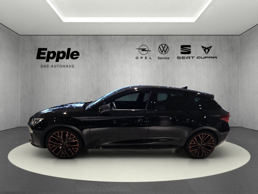 Cupra Leon 2022 г. Чёрный, пробег 42225 км