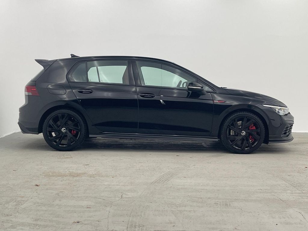Volkswagen Golf 2024 г. Чёрный, пробег 30817 км