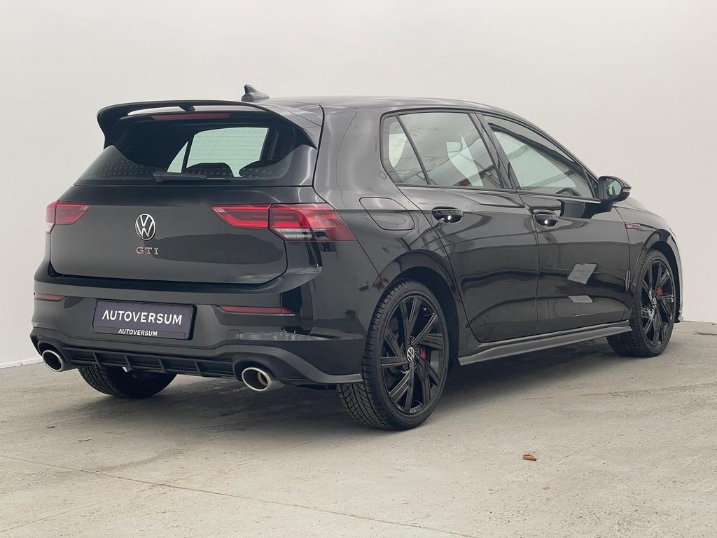 Volkswagen Golf 2024 г. Чёрный, пробег 30817 км