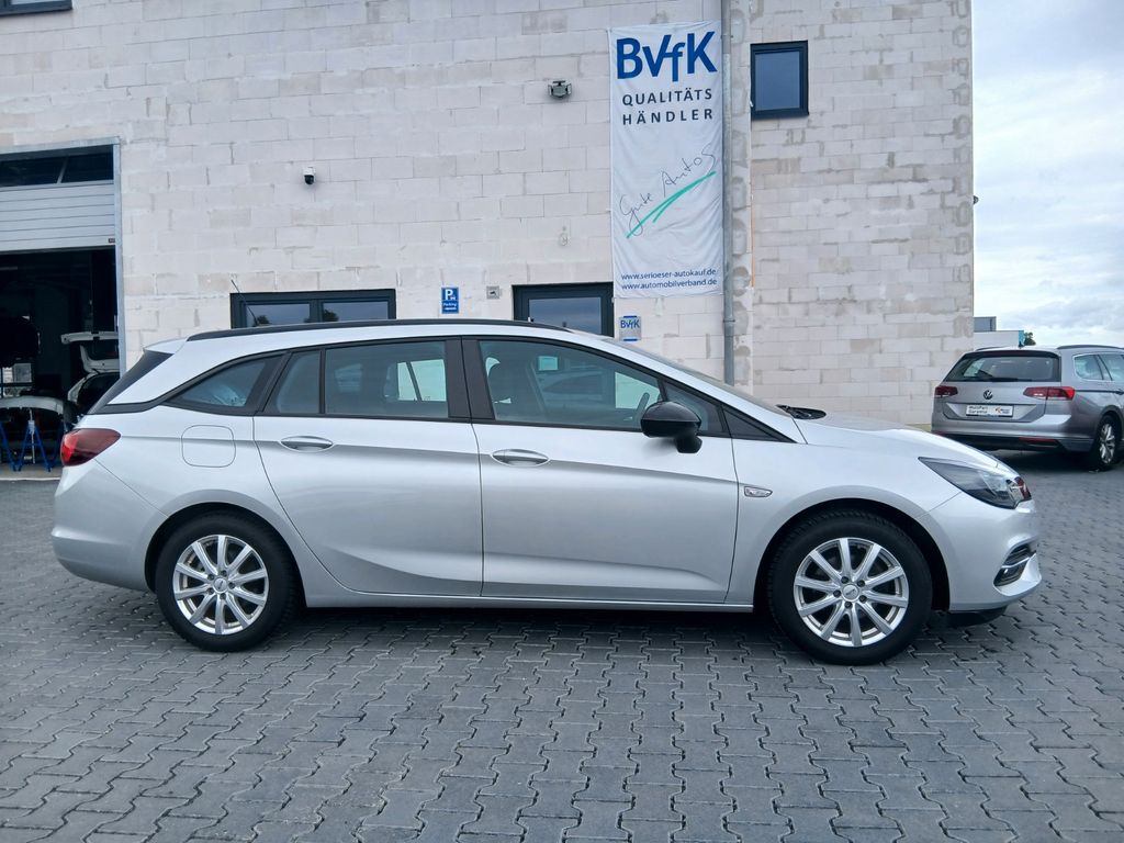 Opel Astra 2022 г. Серебристый, пробег 28590 км