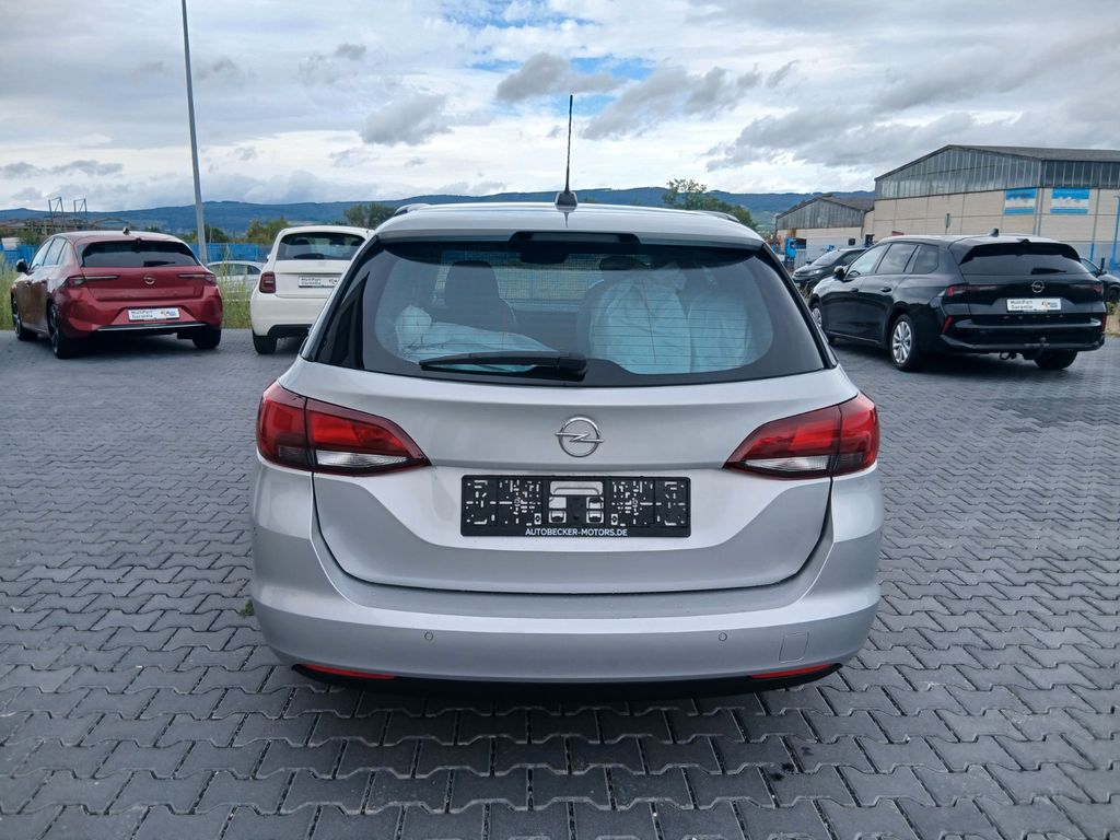 Opel Astra 2022 г. Серебристый, пробег 28590 км