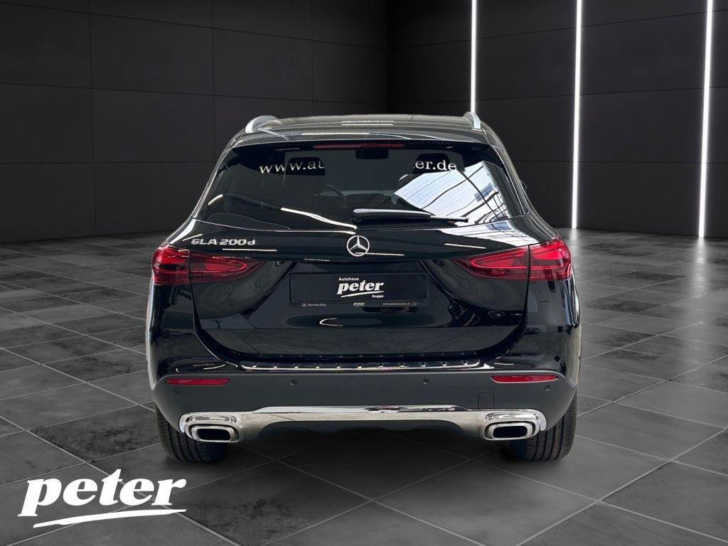 Mercedes-Benz GLA 200 2026 г. Чёрный, пробег 19000 км