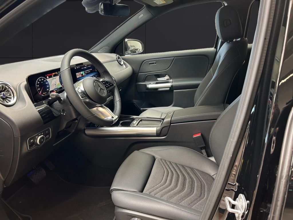 Mercedes-Benz GLA 200 2026 г. Чёрный, пробег 19000 км