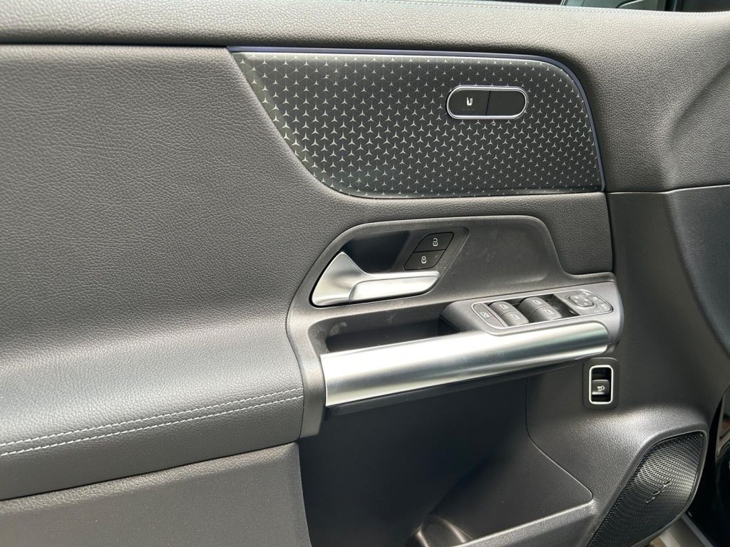 Mercedes-Benz GLA 200 2026 г. Чёрный, пробег 19000 км