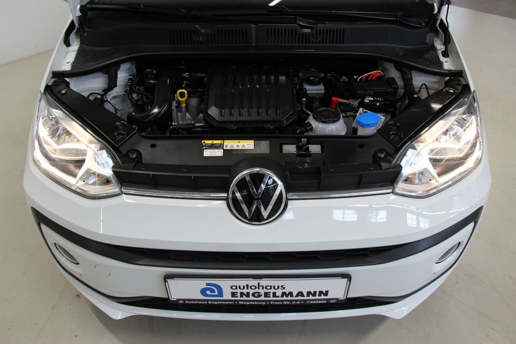 Volkswagen up! 2023 г. Белый, пробег 56735 км