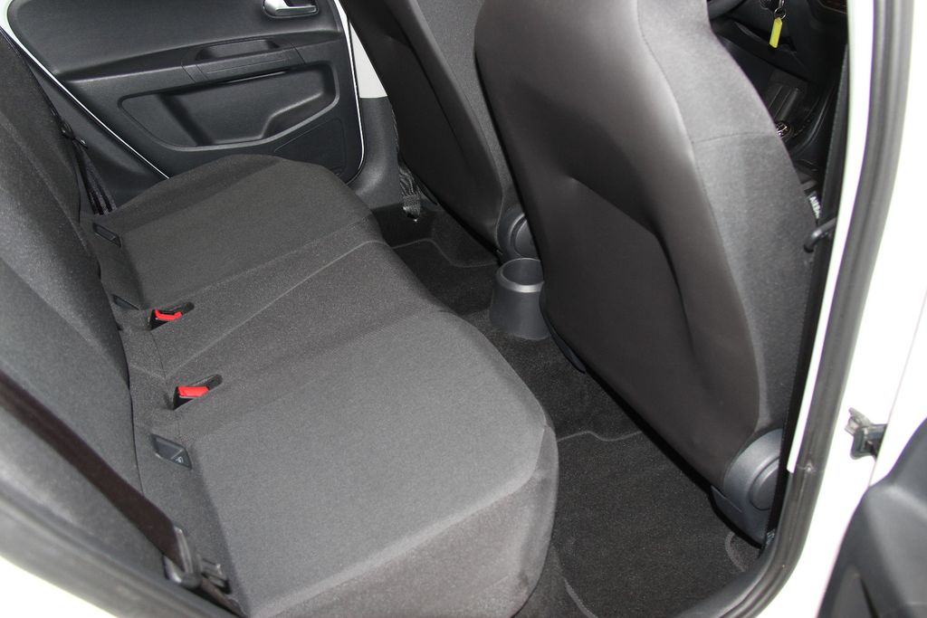Volkswagen up! 2023 г. Белый, пробег 56735 км