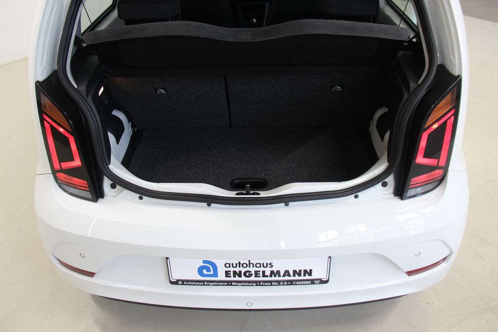 Volkswagen up! 2023 г. Белый, пробег 56735 км