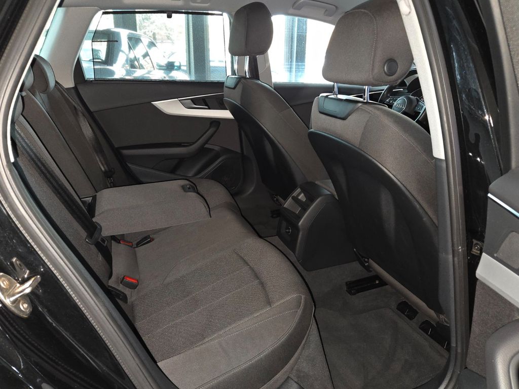 Audi A4 2023 г. Чёрный, пробег 52100 км