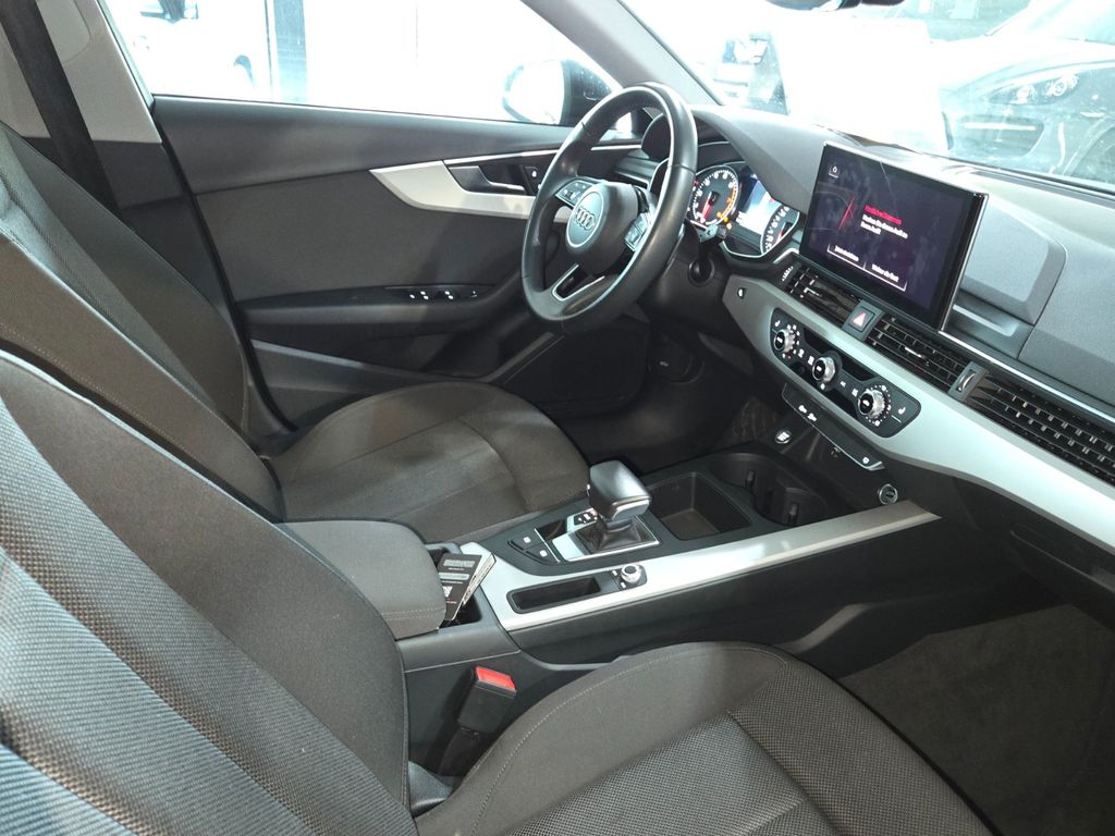 Audi A4 2023 г. Чёрный, пробег 52100 км