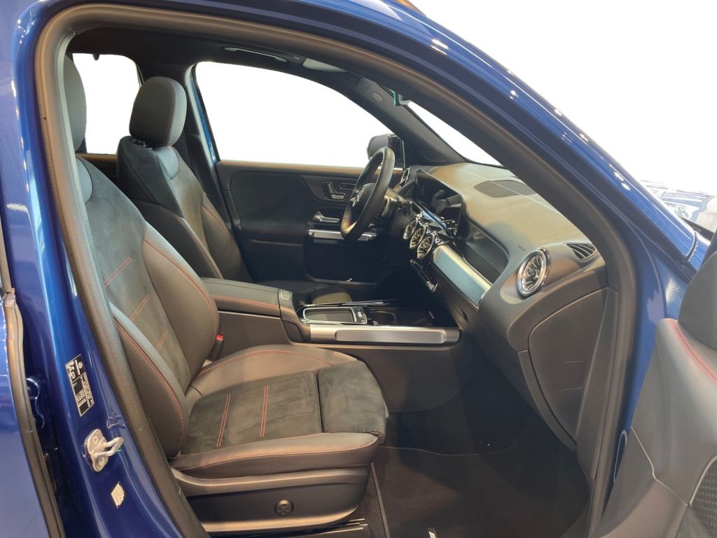 Mercedes-Benz GLB 200 2025 г. Синий, пробег 21330 км