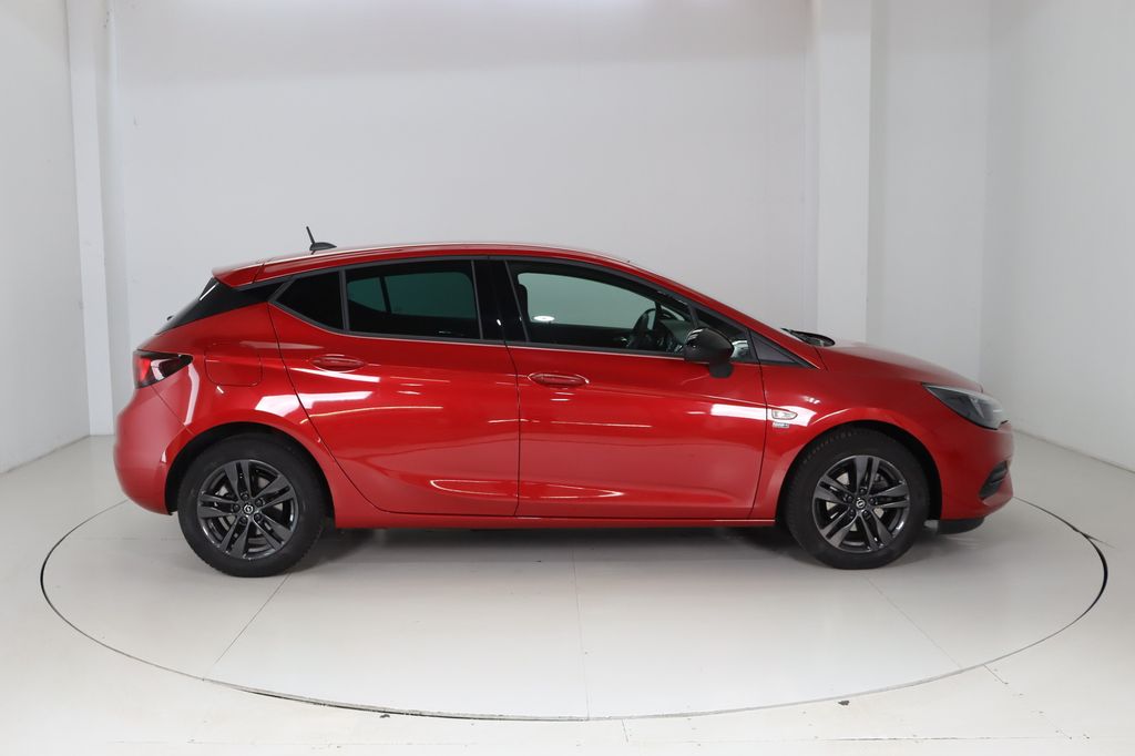Opel Astra 2021 г. Красный, пробег 59987 км