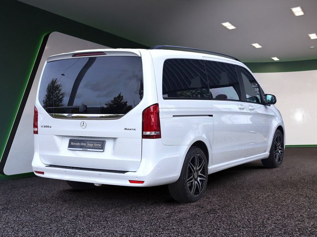 Mercedes-Benz V 300 2023 г. Белый, пробег 41926 км