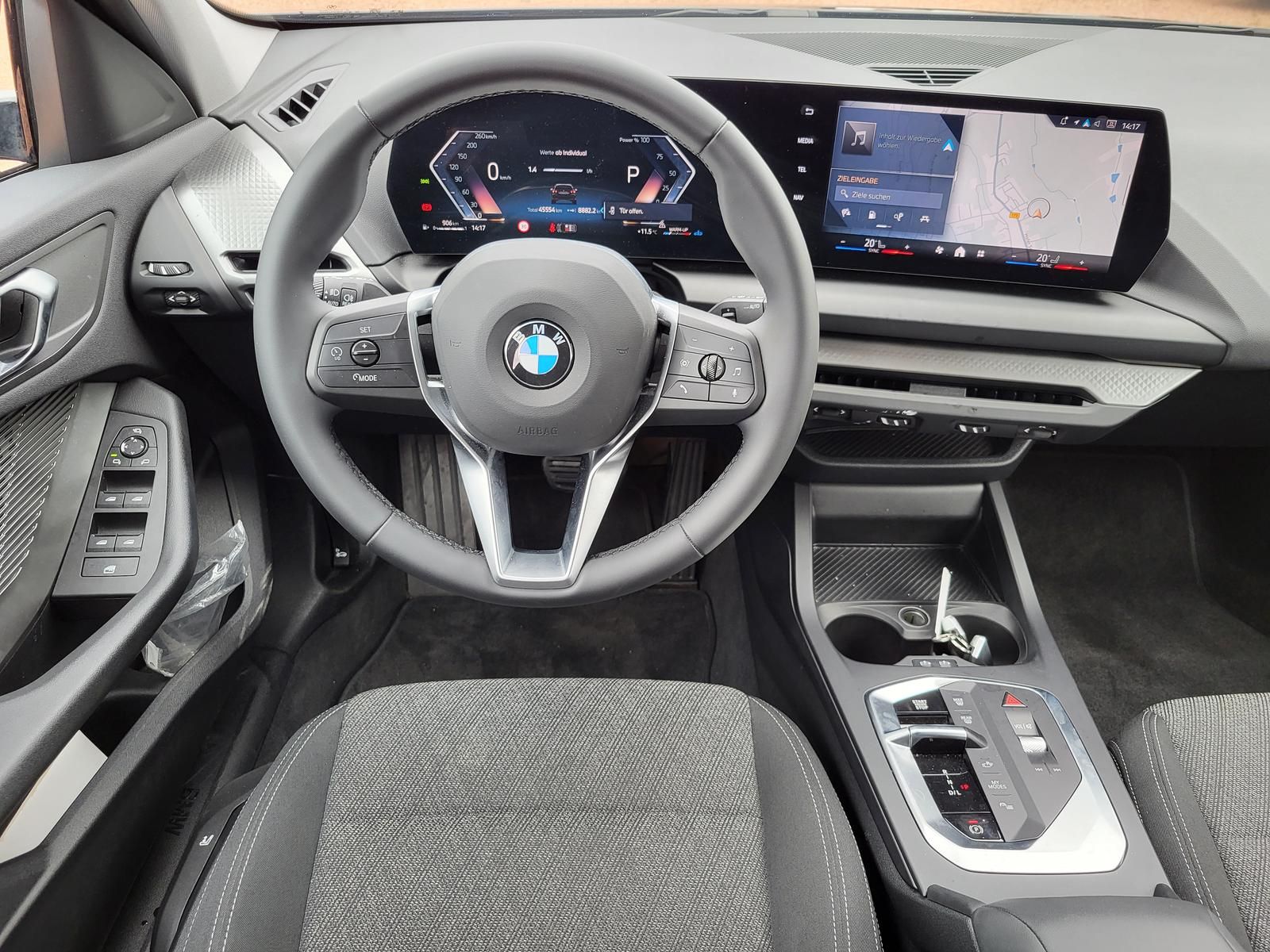 BMW 120 2025 г. Чёрный, пробег 45560 км