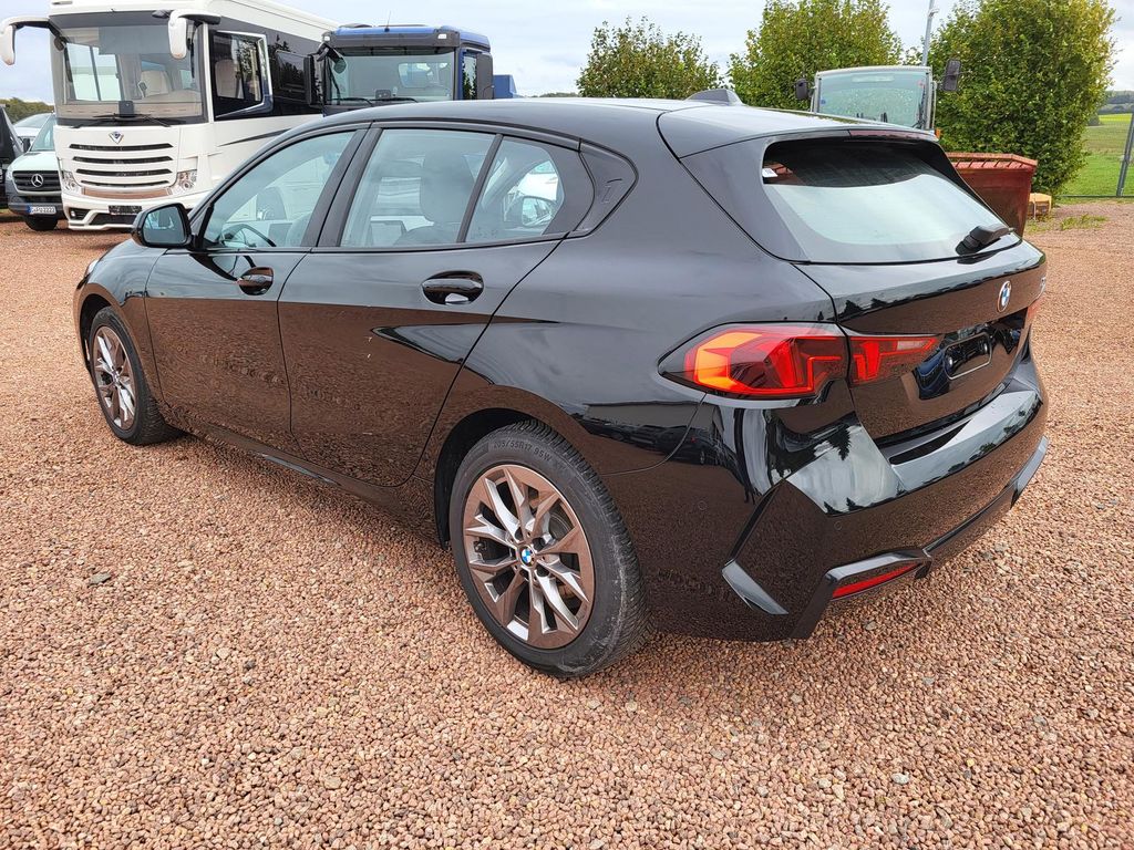BMW 120 2025 г. Чёрный, пробег 45560 км