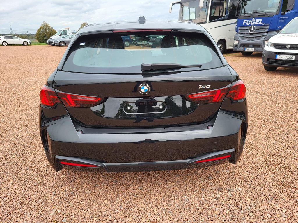 BMW 120 2025 г. Чёрный, пробег 45560 км