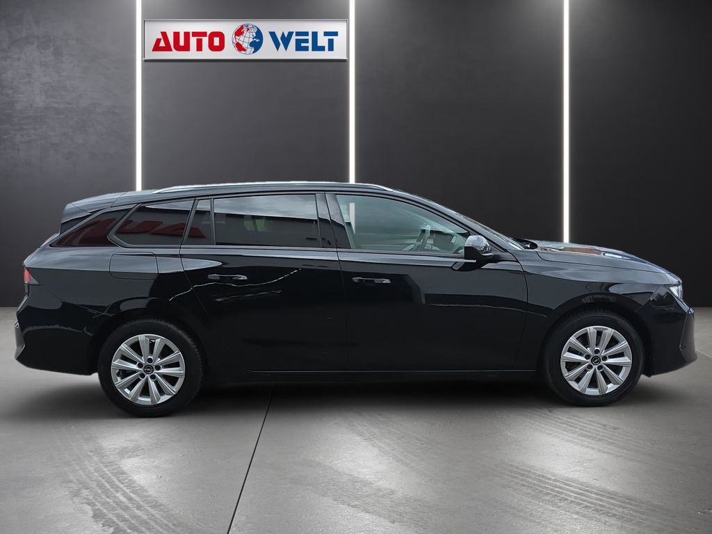 Opel Astra 2023 г. Чёрный, пробег 58072 км