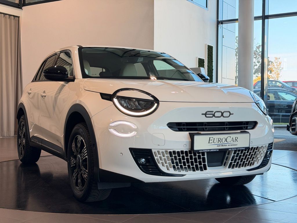 Fiat 600 2024 г. Белый, пробег 12024 км