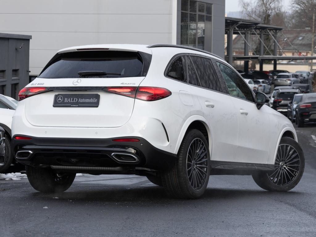 Mercedes-Benz GLC 300 2025 г. Белый, пробег 39297 км