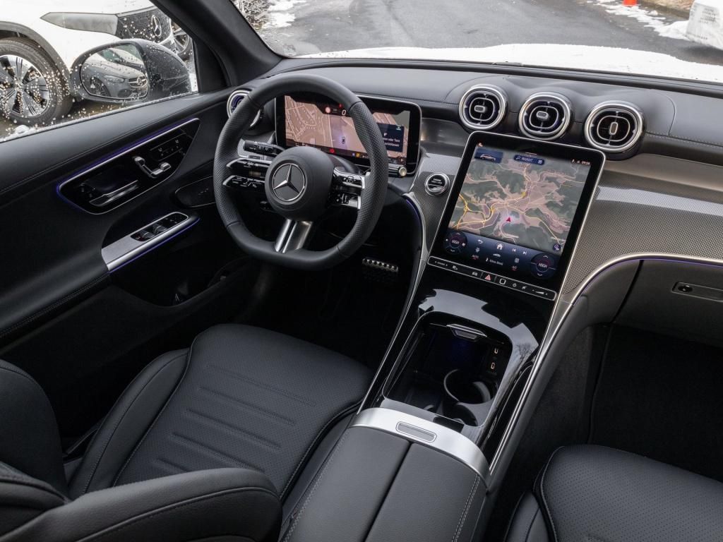 Mercedes-Benz GLC 300 2025 г. Белый, пробег 39297 км