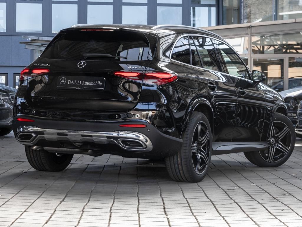 Mercedes-Benz GLC 300 2025 г. Чёрный, пробег 36500 км
