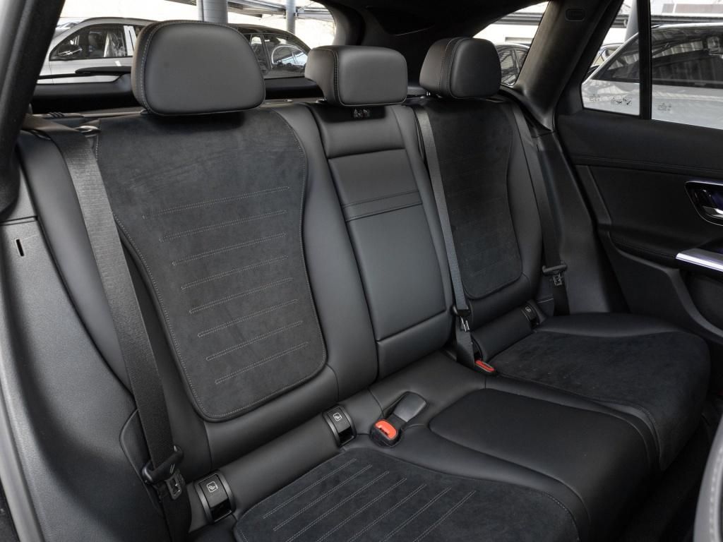 Mercedes-Benz GLC 300 2025 г. Чёрный, пробег 36500 км