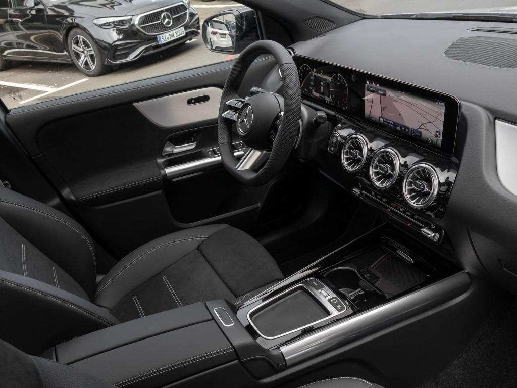 Mercedes-Benz GLA 220 2025 г. Серый, пробег 31500 км