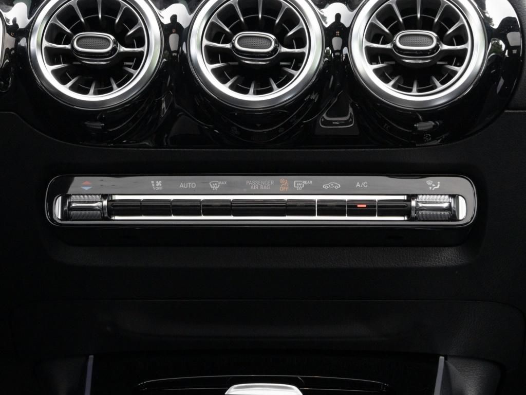 Mercedes-Benz GLA 220 2025 г. Серый, пробег 31500 км