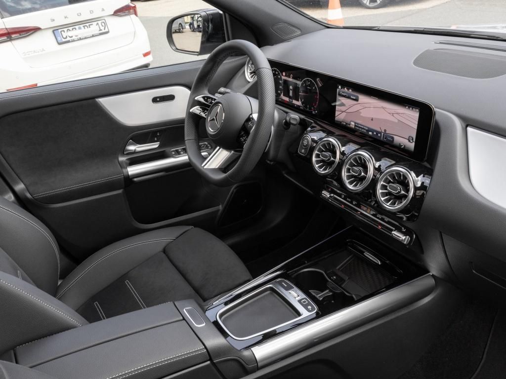 Mercedes-Benz GLA 220 2025 г. Серый, пробег 27500 км