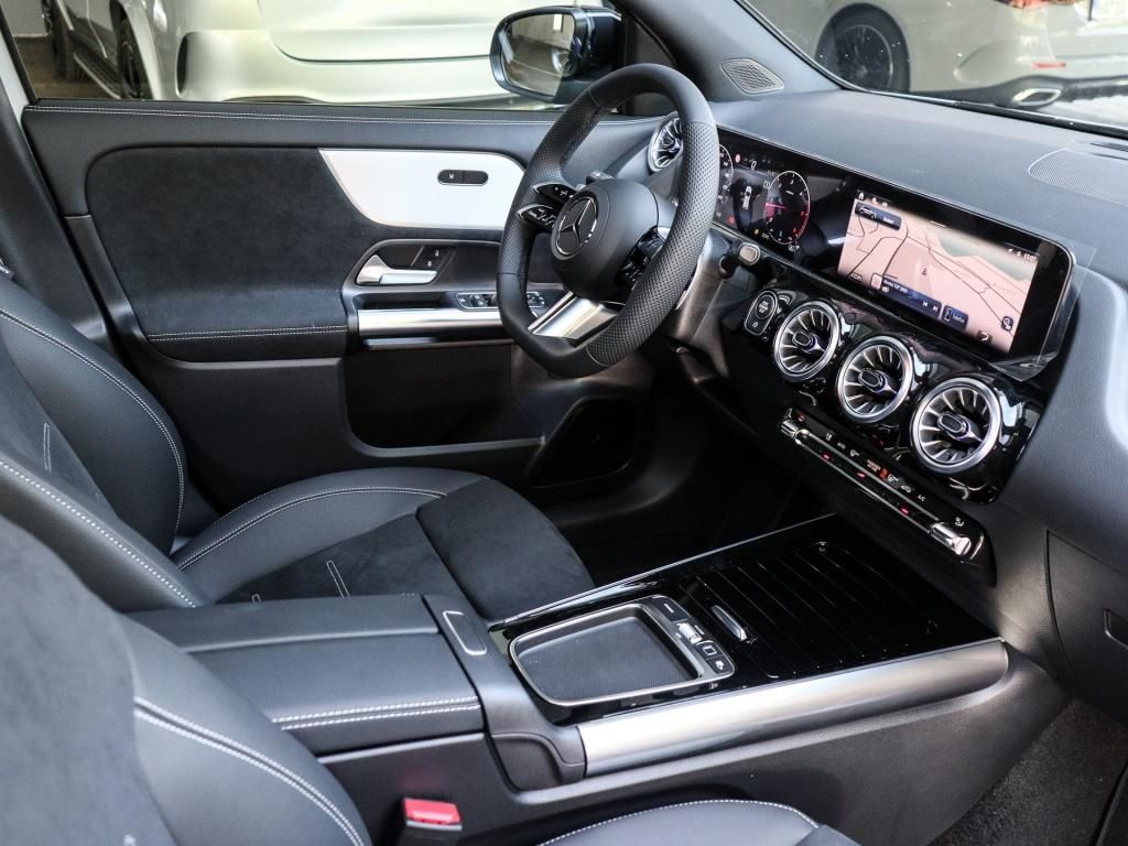 Mercedes-Benz GLA 220 2025 г. Серый, пробег 24500 км