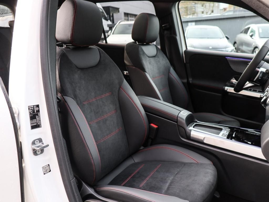 Mercedes-Benz GLB 220 2025 г. Белый, пробег 24500 км