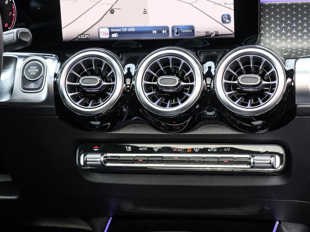 Mercedes-Benz GLB 220 2025 г. Белый, пробег 24500 км