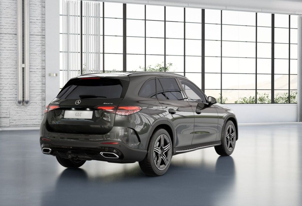 Mercedes-Benz GLC 200 2026 г. Серый, пробег 9500 км