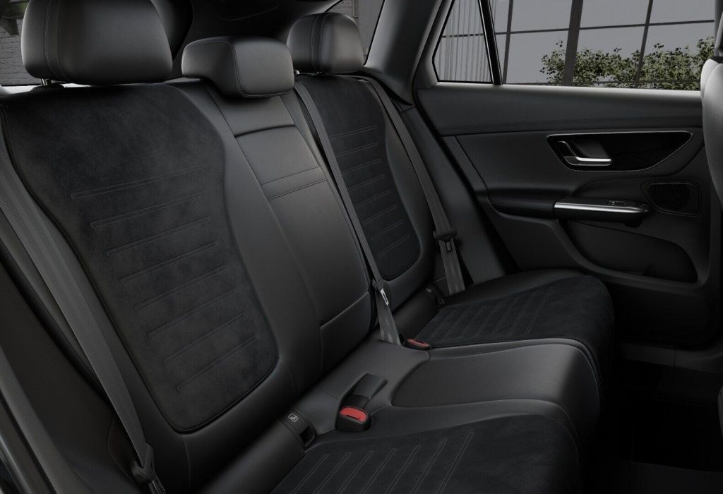Mercedes-Benz GLC 200 2026 г. Серый, пробег 9500 км