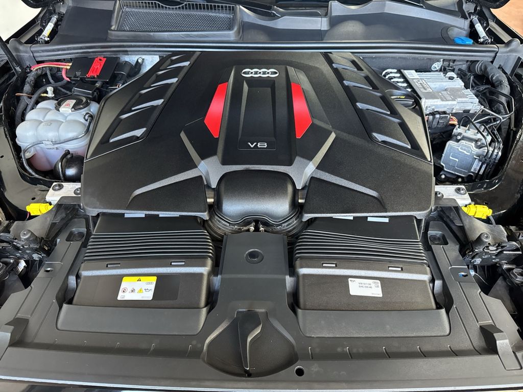 Audi SQ7 2022 г. Чёрный, пробег 56500 км