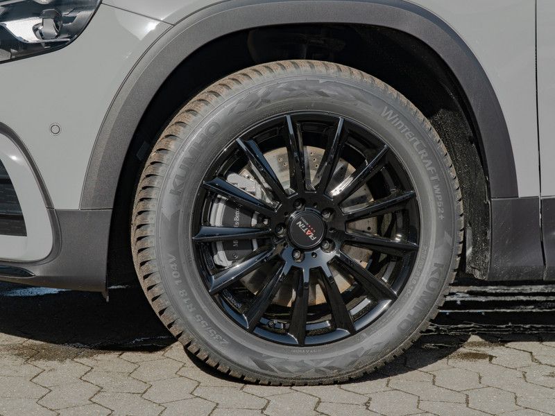 Mercedes-Benz GLB 220 2026 г. Серый, пробег 14500 км
