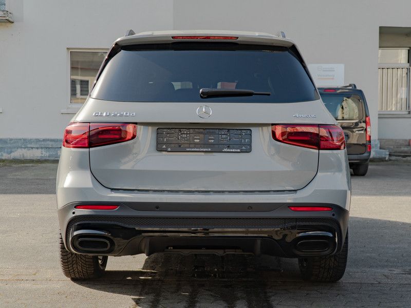 Mercedes-Benz GLB 220 2026 г. Серый, пробег 14500 км