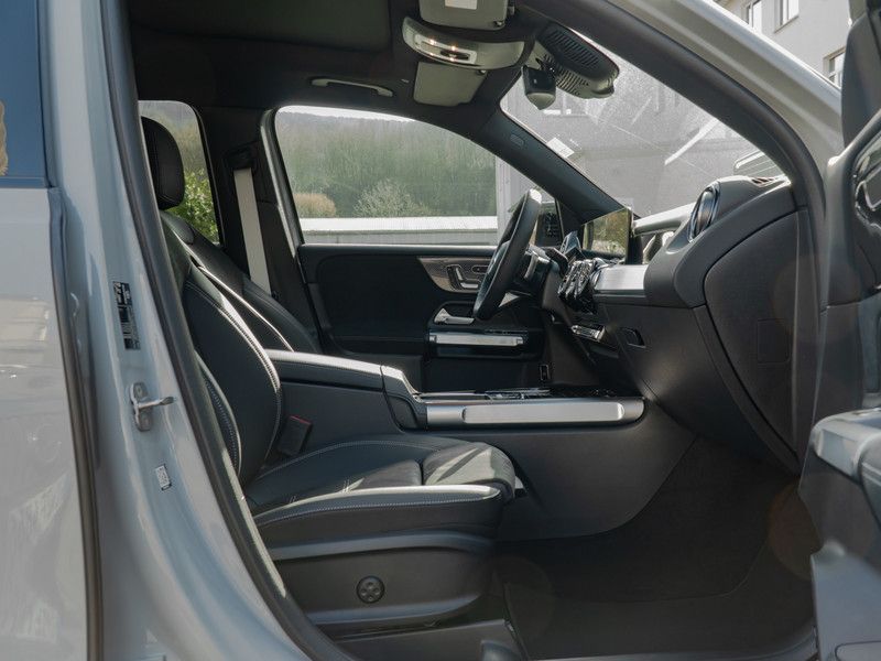 Mercedes-Benz GLB 220 2026 г. Серый, пробег 14500 км