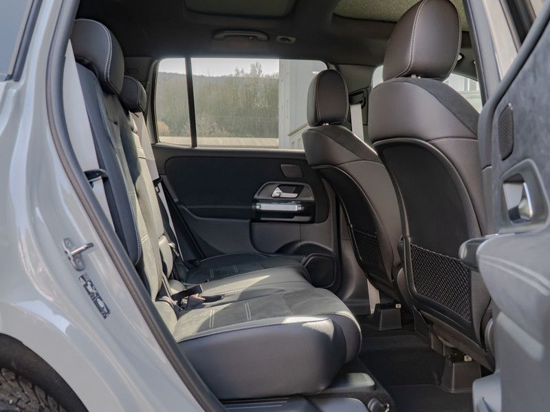 Mercedes-Benz GLB 220 2026 г. Серый, пробег 14500 км