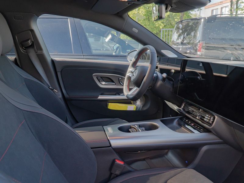 Mercedes-Benz CLA 200 2026 г. Синий, пробег 9500 км
