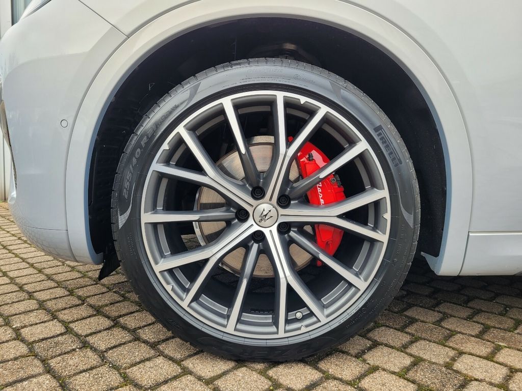 Maserati Grecale 2023 г. Серый, пробег 56100 км