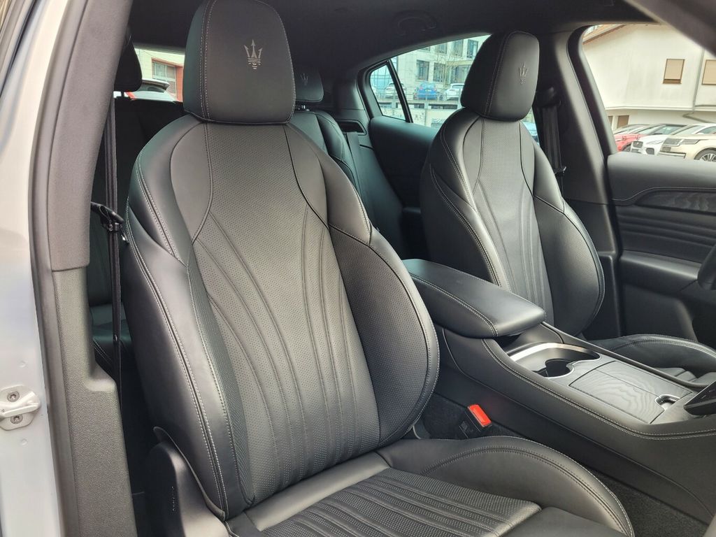 Maserati Grecale 2023 г. Серый, пробег 56100 км