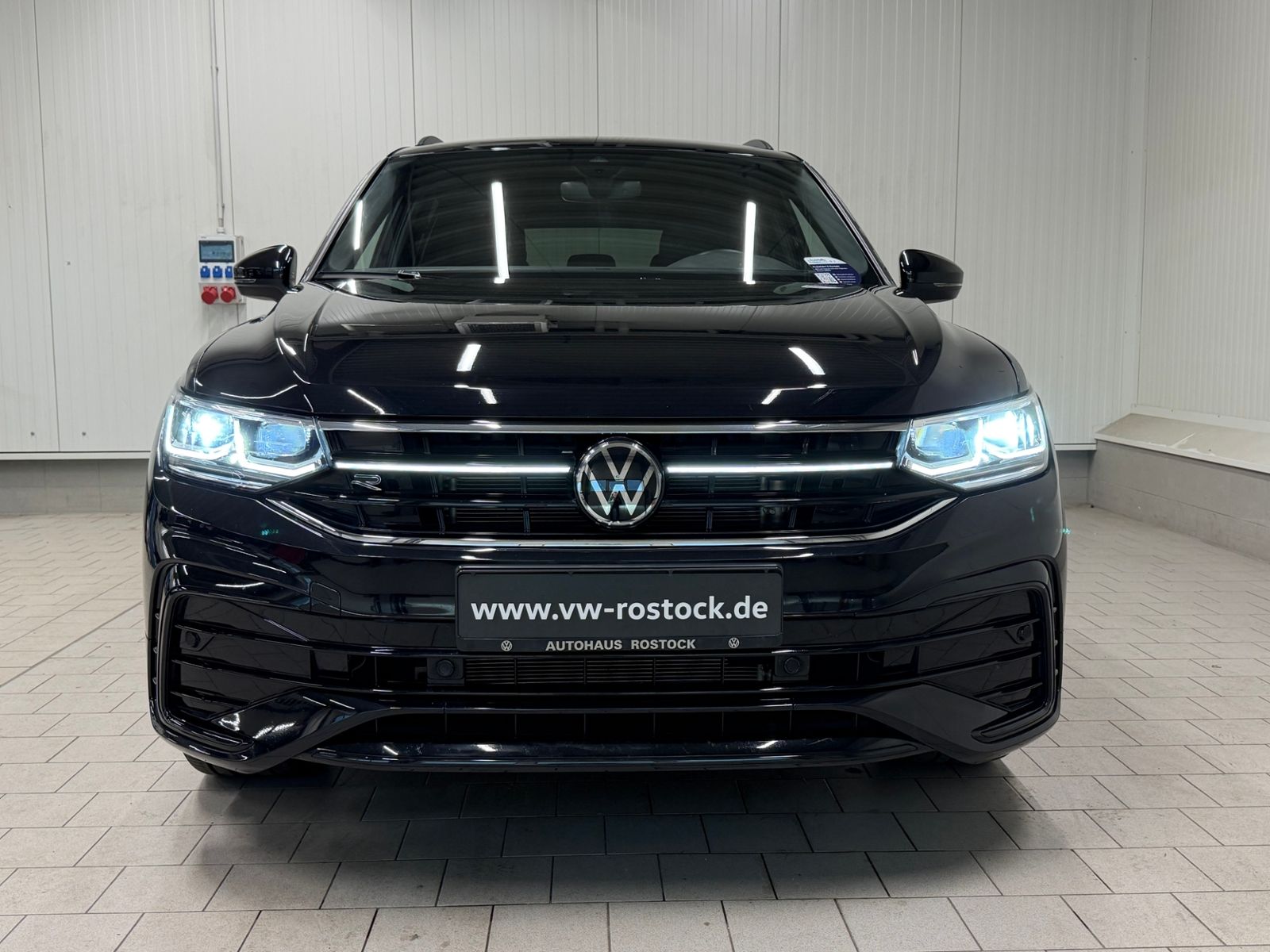 Volkswagen TIGUAN ALLSPACE 2024 г. Чёрный, пробег 19800 км