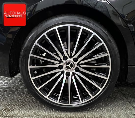 Mercedes-Benz C 300 2022 г. Чёрный, пробег 41425 км