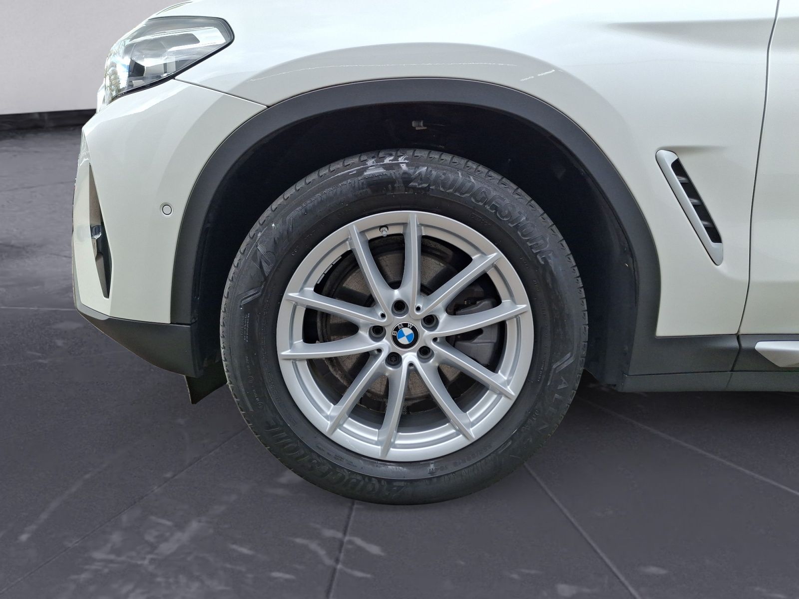 BMW X3 2022 г. Белый, пробег 19665 км