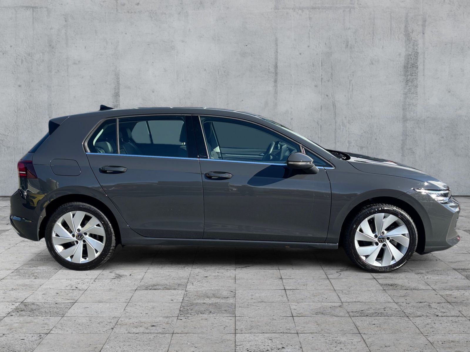 Volkswagen Golf 2025 г. Серый, пробег 14694 км