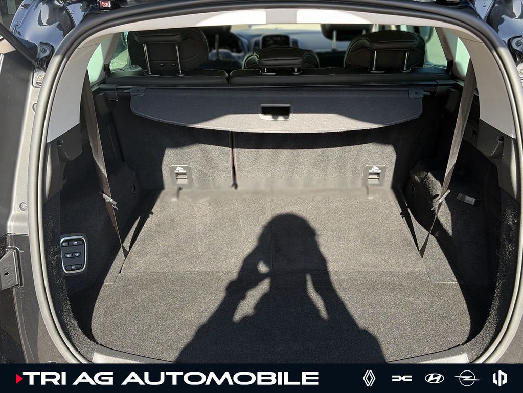 Renault GRAND SCENIC 2023 г. Чёрный, пробег 46650 км