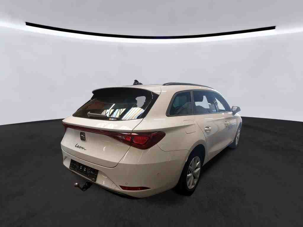 SEAT Leon 2023 г. Белый, пробег 51886 км