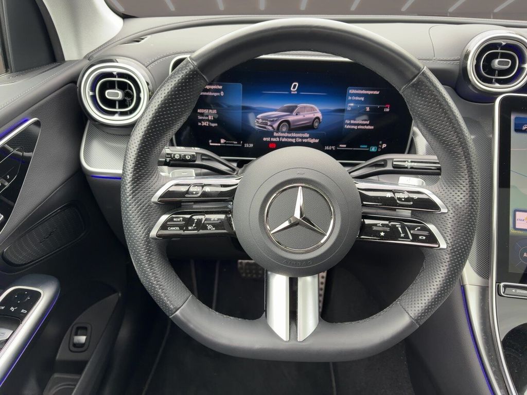 Mercedes-Benz GLC 300 2025 г. Чёрный, пробег 11856 км