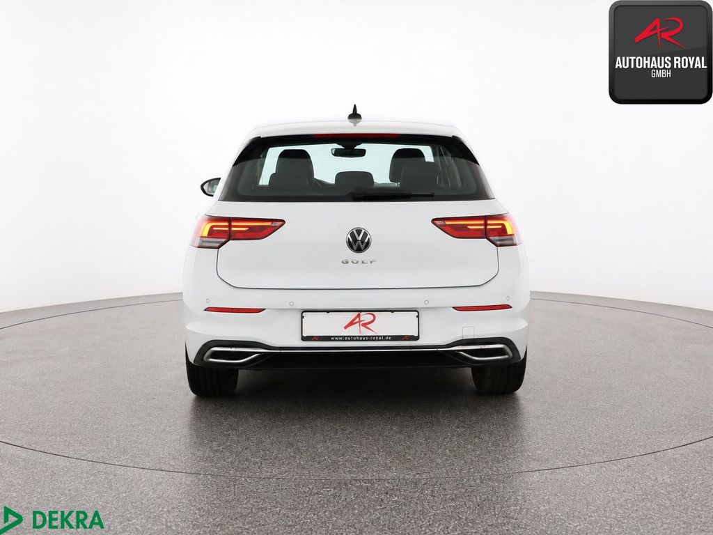 Volkswagen Golf 2024 г. Белый, пробег 28333 км