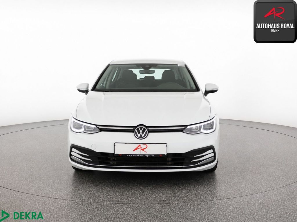 Volkswagen Golf 2024 г. Белый, пробег 28333 км